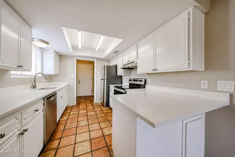 Kitchen - 3761 E Holmes Ave, Mesa, AZ 85206 photo 2 of 4