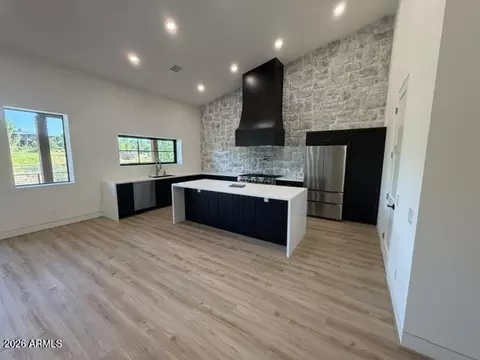 Kitchen - 1004 N Scenic Dr, Payson, AZ 85541 photo 2 of 7