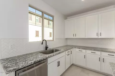 Kitchen - 2454 W Maximo Way, Phoenix, AZ 85085 photo 2 of 3