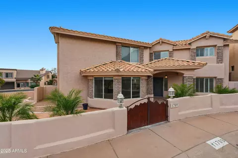 Exterior - 1709 E Gelding Dr, Phoenix, AZ 85022 photo 2 of 7