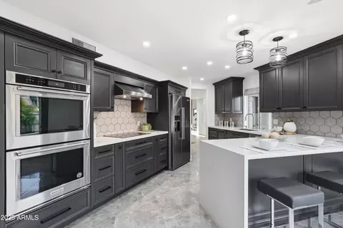 Kitchen - 1709 E Gelding Dr, Phoenix, AZ 85022 photo 5 of 8