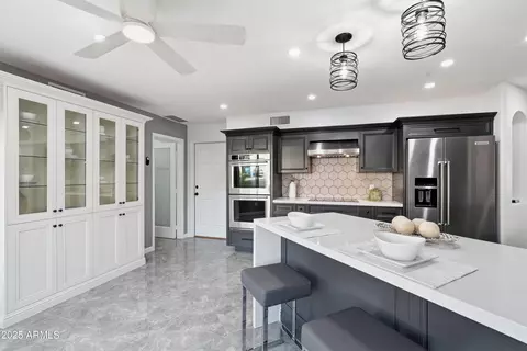 Kitchen - 1709 E Gelding Dr, Phoenix, AZ 85022 photo 8 of 8