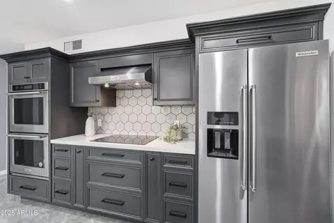 Kitchen - 1709 E Gelding Dr, Phoenix, AZ 85022 photo 2 of 8