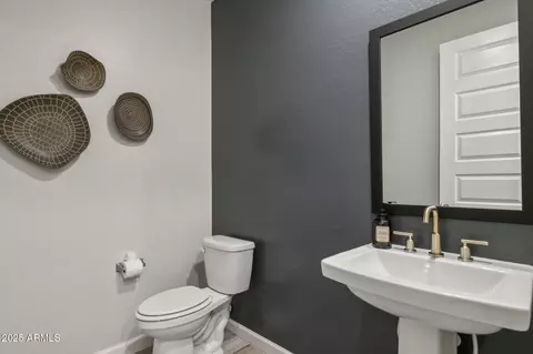 Bath - 21114 N 58th Way, Phoenix, AZ 85054 photo 3 of 3