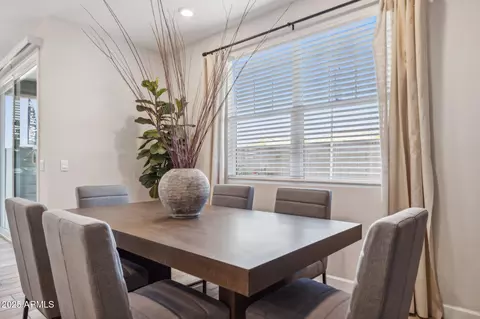 Dining - 21114 N 58th Way, Phoenix, AZ 85054 photo 1 of 1