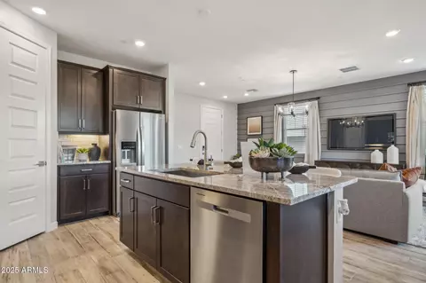 Kitchen - 21114 N 58th Way, Phoenix, AZ 85054 photo 2 of 3