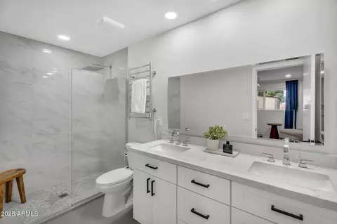 Bath - 506 Ellis Dr, Tempe, AZ 85282 photo 1 of 6