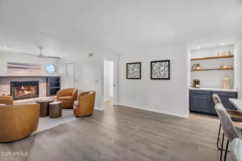 Living - 506 Ellis Dr, Tempe, AZ 85282 photo 2 of 5