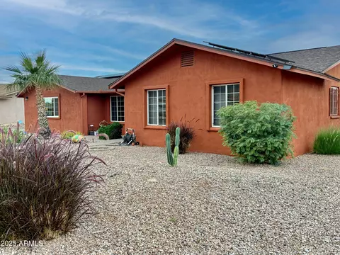 Exterior - 1938 E Desert Dr, Phoenix, AZ 85042 photo 2 of 9