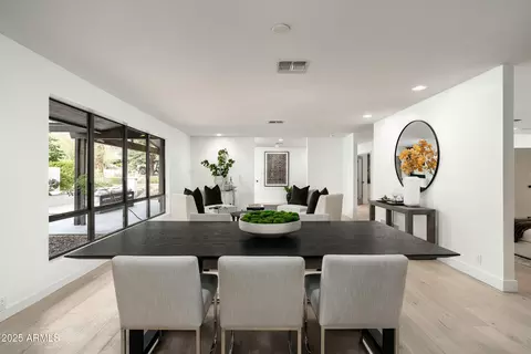 4605 E Orange Dr, Phoenix, AZ 85018 photo 9