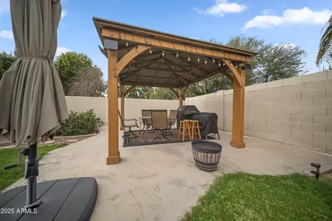 Exterior - 4010 E Sundance Ct, Gilbert, AZ 85297 photo 4 of 10