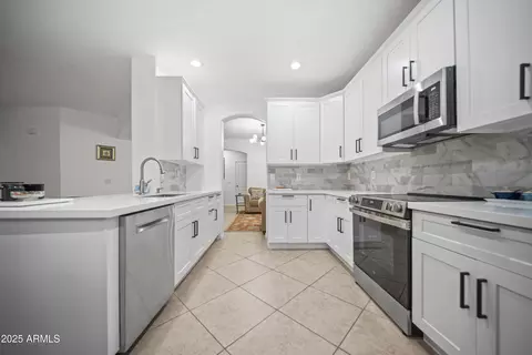 Kitchen - 4010 E Sundance Ct, Gilbert, AZ 85297 photo 1 of 2