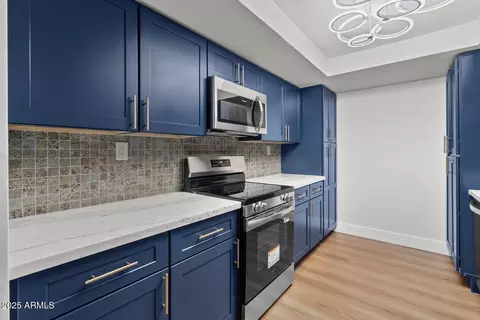3825 E Camelback Rd #291, Phoenix, AZ 85018
