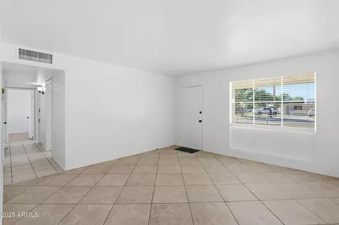 Living - 2001 N 39th Ave, Phoenix, AZ 85009 photo 1 of 2