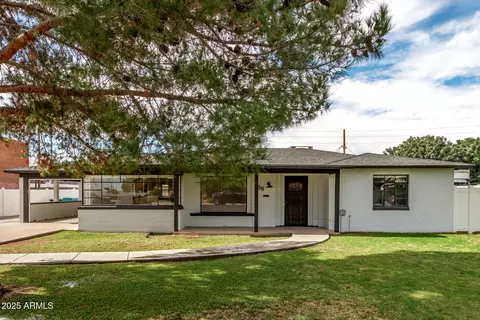 38 N Fraser Dr W, Mesa, AZ 85203