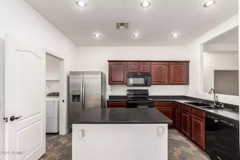 Kitchen - 1126 E Pedro Rd, Phoenix, AZ 85042 photo 1 of 2