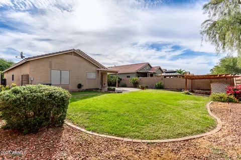 Exterior - 1126 E Pedro Rd, Phoenix, AZ 85042 photo 1 of 11