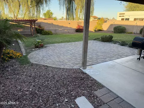 Exterior - 1126 E Pedro Rd, Phoenix, AZ 85042 photo 9 of 11