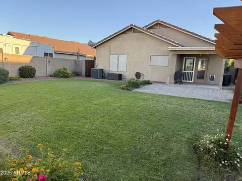 Exterior - 1126 E Pedro Rd, Phoenix, AZ 85042 photo 8 of 11