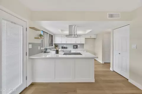 5449 W El Caminito Dr, Glendale, AZ 85302