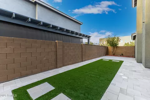 Exterior - 25417 N 20th Ave, Phoenix, AZ 85085 photo 3 of 12