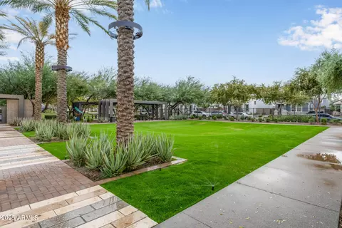 Exterior - 25417 N 20th Ave, Phoenix, AZ 85085 photo 10 of 12