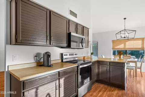 Kitchen - 3925 E Monte Cristo Ave, Phoenix, AZ 85032 photo 3 of 3