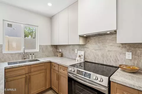 Kitchen - 2949 N 29th St, Phoenix, AZ 85016 photo 3 of 3