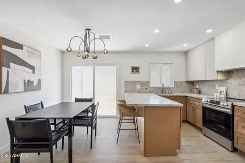 Dining - 2949 N 29th St, Phoenix, AZ 85016 photo 1 of 1