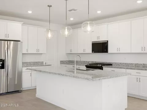 18228 N Pietra Dr, Maricopa, AZ 85138