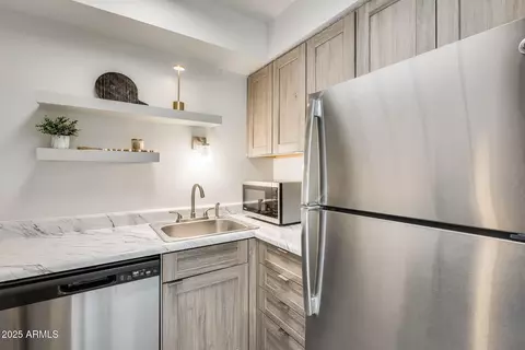 Kitchen - 1024 E Osborn Rd #A, Phoenix, AZ 85014 photo 2 of 2