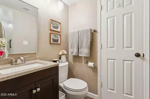 Bath - 5002 E Siesta Dr #2, Phoenix, AZ 85044 photo 1 of 3