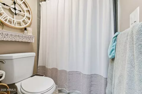 Bath - 5002 E Siesta Dr #2, Phoenix, AZ 85044 photo 3 of 3