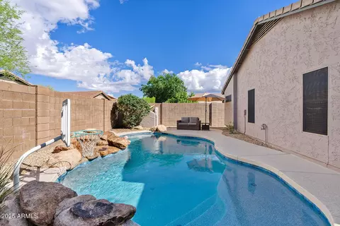 Exterior - 21808 N 48th Pl, Phoenix, AZ 85054 photo 4 of 8