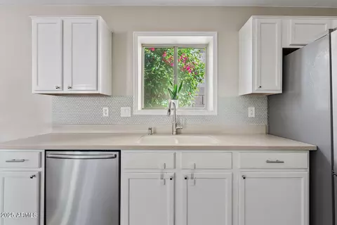Kitchen - 21808 N 48th Pl, Phoenix, AZ 85054 photo 3 of 3