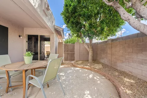 Exterior - 21808 N 48th Pl, Phoenix, AZ 85054 photo 3 of 8