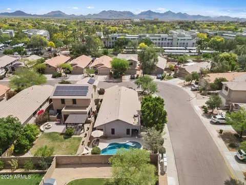 View/Area - 21808 N 48th Pl, Phoenix, AZ 85054 photo 1 of 3