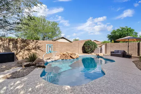 Exterior - 21808 N 48th Pl, Phoenix, AZ 85054 photo 2 of 8