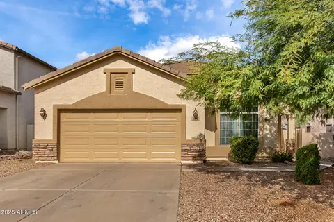 688 W Green Tree Dr, San Tan Valley, AZ 85143