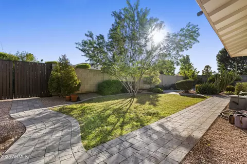 Exterior - 1019 E Watson Dr, Tempe, AZ 85283 photo 6 of 8