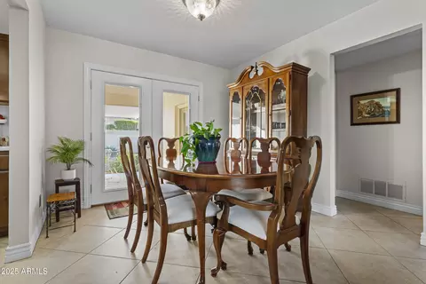 Dining - 1019 E Watson Dr, Tempe, AZ 85283 photo 2 of 2
