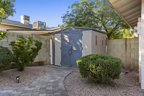 Exterior - 1019 E Watson Dr, Tempe, AZ 85283 photo 7 of 8