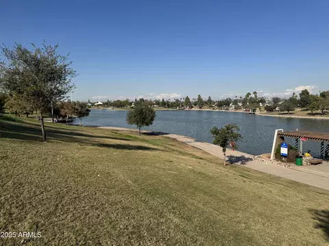 View/Area - 1019 E Watson Dr, Tempe, AZ 85283 photo 4 of 5