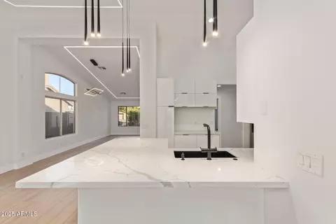 Kitchen - 3871 E Pinon Ct, Gilbert, AZ 85234 photo 4 of 6