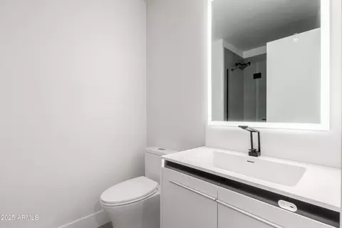 Bath - 3871 E Pinon Ct, Gilbert, AZ 85234 photo 2 of 3