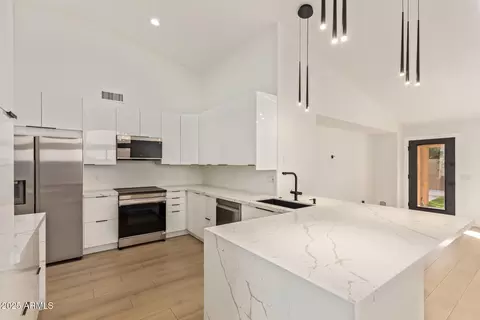 Kitchen - 3871 E Pinon Ct, Gilbert, AZ 85234 photo 1 of 6