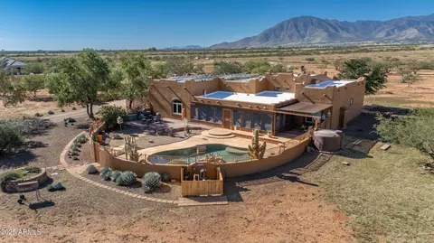 8111 S Almosta Ranch Rd, Hereford, AZ 85615