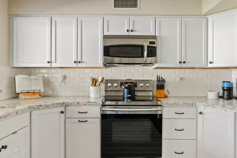 Kitchen - 4320 E Hearn Rd, Phoenix, AZ 85032 photo 2 of 4