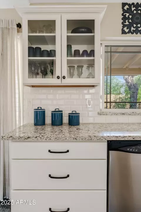 Kitchen - 4320 E Hearn Rd, Phoenix, AZ 85032 photo 4 of 4
