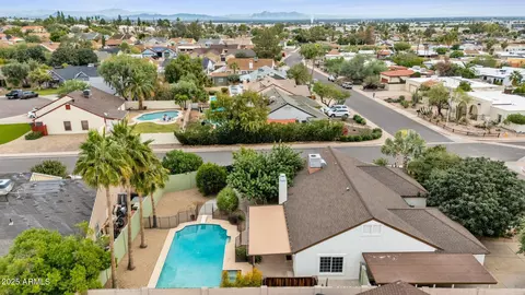 View/Area - 4560 E Sunrise Dr, Phoenix, AZ 85044 photo 12 of 13